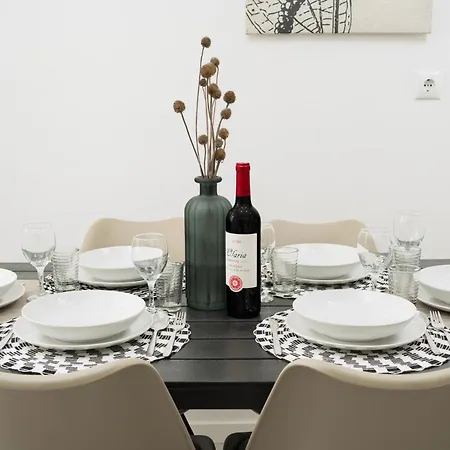 2eb- Beautifully Designed In The Heart Of The City, Bright, Stylish And Inviting Apartmán *