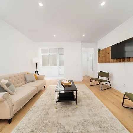 2eb- Beautifully Designed In The Heart Of The City, Bright, Stylish And Inviting Apartmán Lisboa