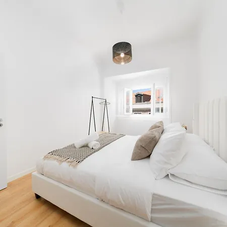 2eb- Beautifully Designed In The Heart Of The City, Bright, Stylish And Inviting Apartmán